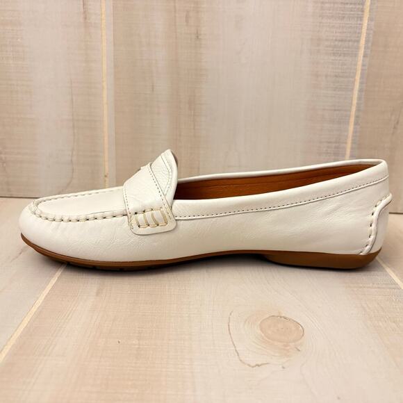 Antonio Melani White Leather Loafers Women’s Size 8M Classic Chic Slip-on Comfy - Picture 7 of 12